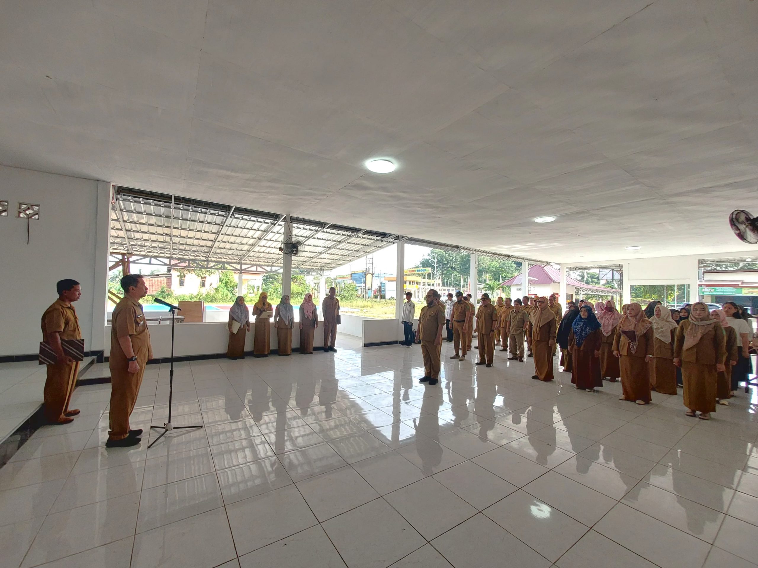 Apel Pagi Perdana Pasca Ramadhan Digelar di Kantor Camat Sangasanga
